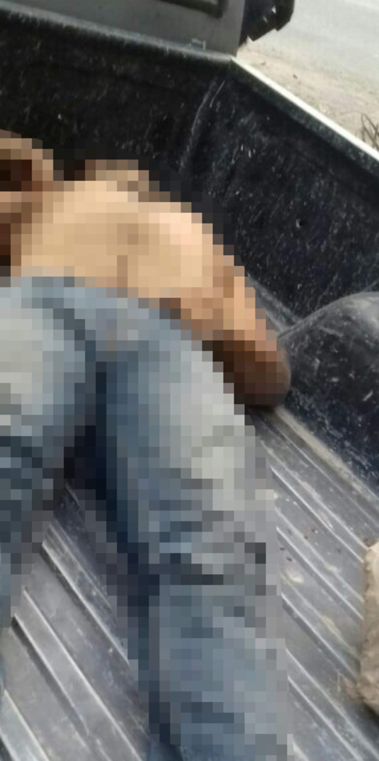 Hallan cadáver de hombre dentro de una camioneta en Torreón