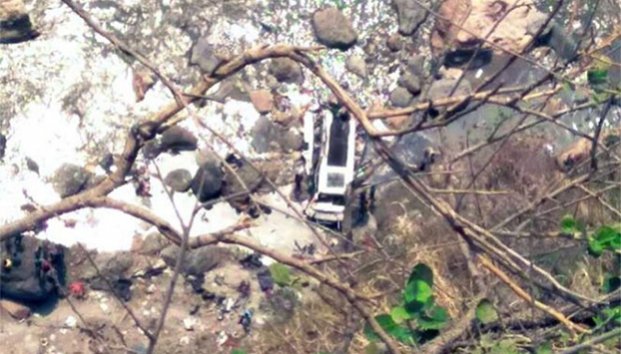 Accidente de autobús deja al menos 44 muertos