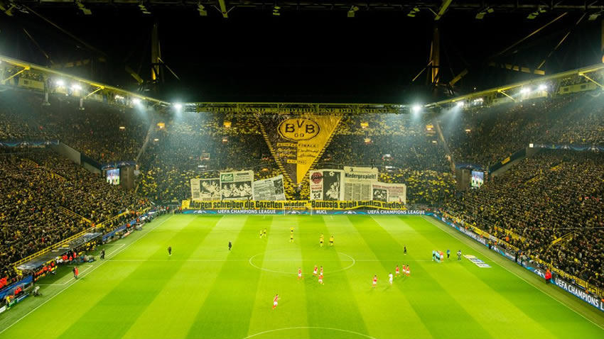 Suspenden partido de Champions <br>tras explosión; hay un jugador herido