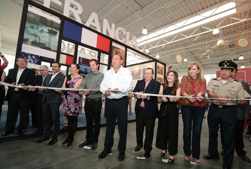 Inaugura Rubén Moreira Feria <br>Internacional del Libro en Arteaga