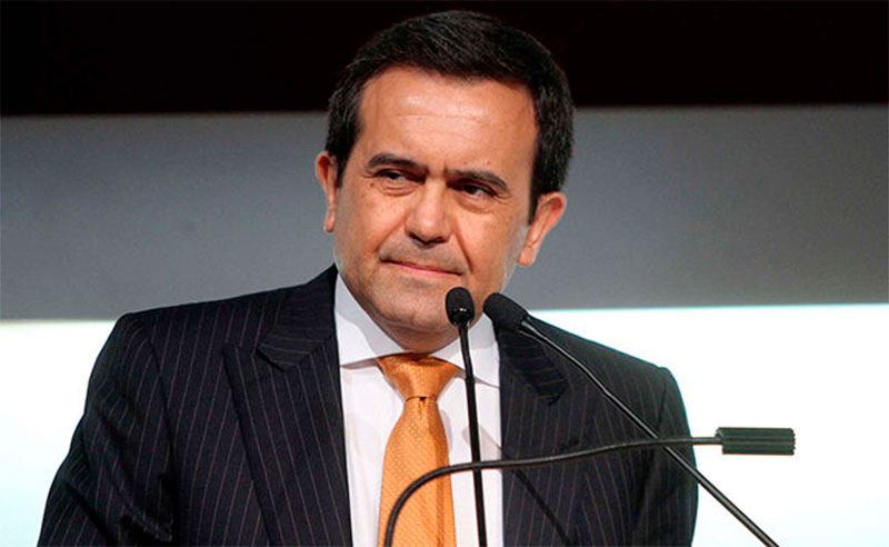 Guajardo viaja a Reino Unido analiza posibilidad de tratado comercial