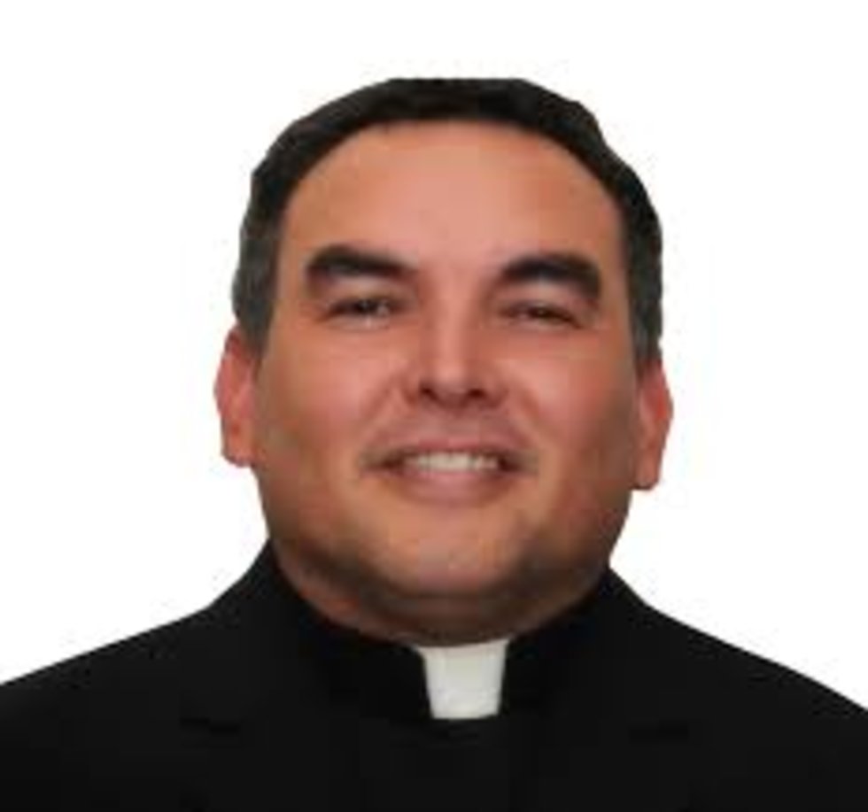 Padre Meño se encuentra prófugo