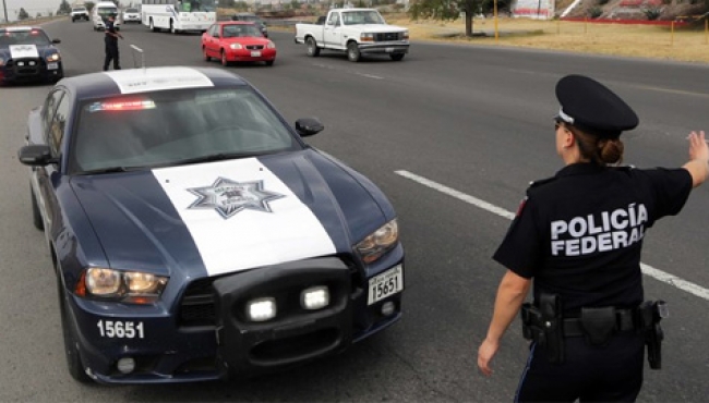 Policía Federal encuentra mil municiones en vehículo sobre carretera Mazatlán-Durango