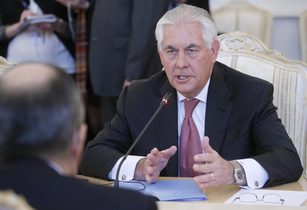 Putin y Tillerson se reúnen en medio de la tensión por Siria