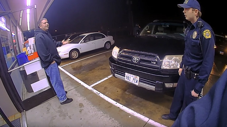 VIDEO:Policía estadounidense mata a hispano de 16 disparos a quemarropa