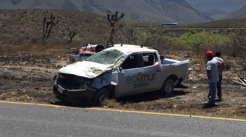5 lesionados en volcadura en la carretera Mty-Saltillo
