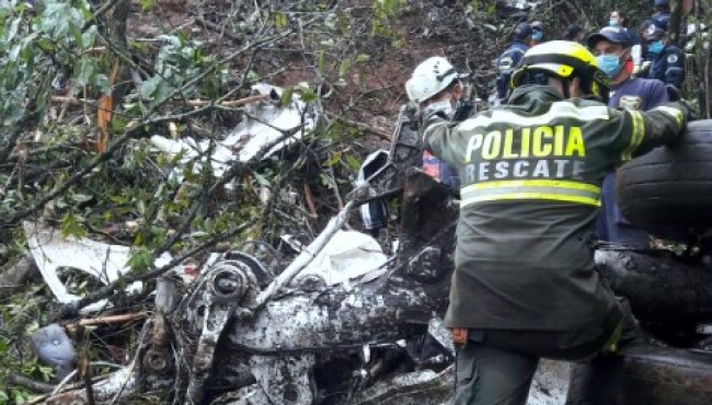 Accidente de avioneta militar deja ocho muertos cerca de Bogotá