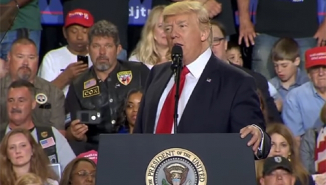 Trump confirma haber discutido datos de inteligencia con canciller ruso