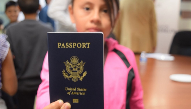 Denuncia Nueva York a agentes migratorios por rastrear a niño en escuela