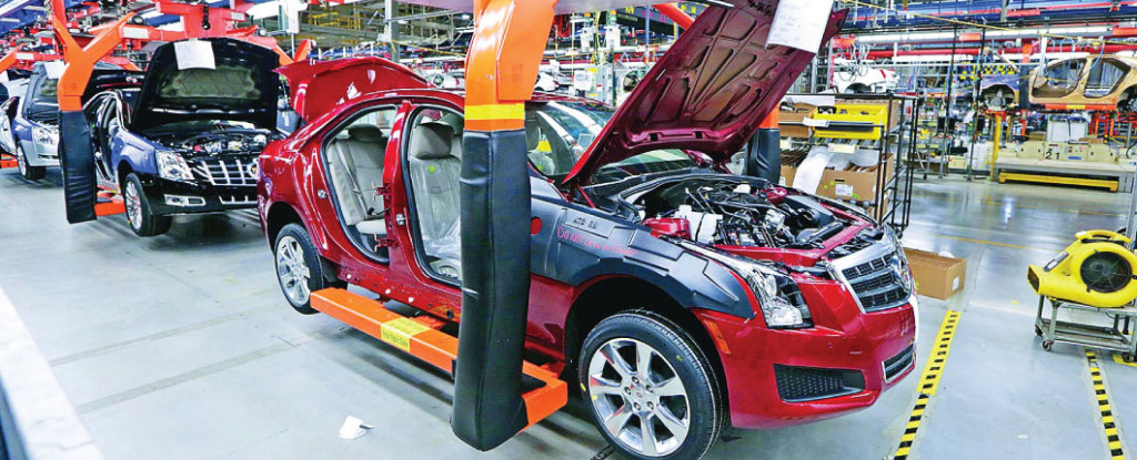 Armadoras de autos de EU consideran parar la producción en verano