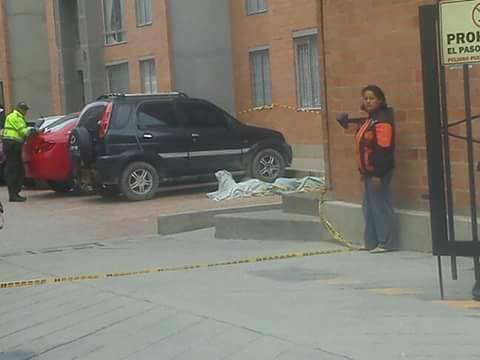 Dos menores murieron al saltar de un piso 13 en Bogotá