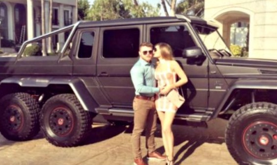 (VIDEO)Captan al Canelo con camioneta de 8.5 mdp; sólo hay una en México