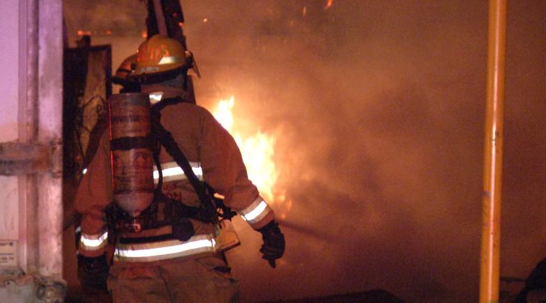 Discute acuñense con su pareja y luego quema su casa