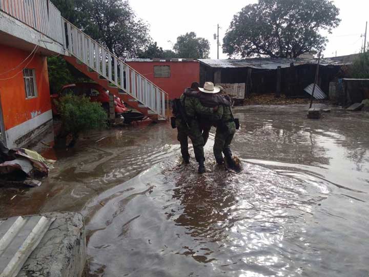 Lluvias dejan 130 damnificados y daños en 35 casas de Puebla