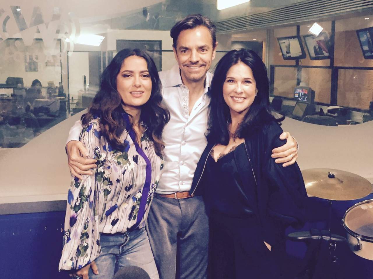 VIDEO: Critican actitud engreída de Martha Debayle ante Salma Hayek