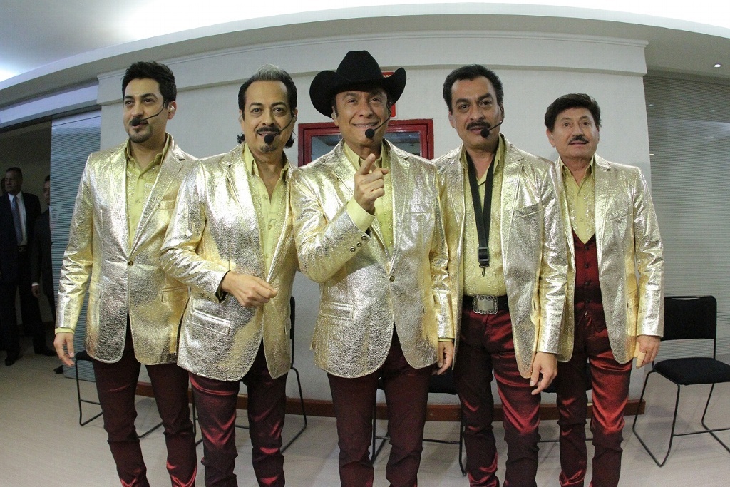 Alcaldesa multa con 500 mil pesos a Los Tigres del Norte por cantar narcocorridos