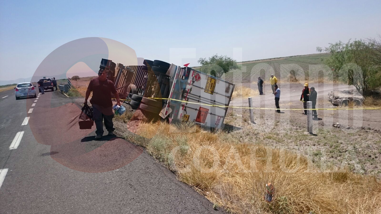 Vuelca trailer cargado de explosivos <br>en la Cuatrociénegas – San Pedro