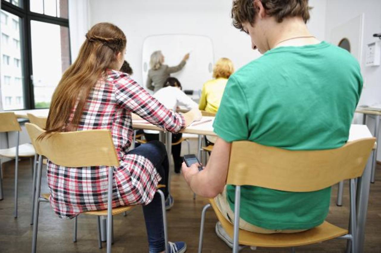 Prohibidos celulares en escuelas a partir de próximo ciclo escolar: SEDU
