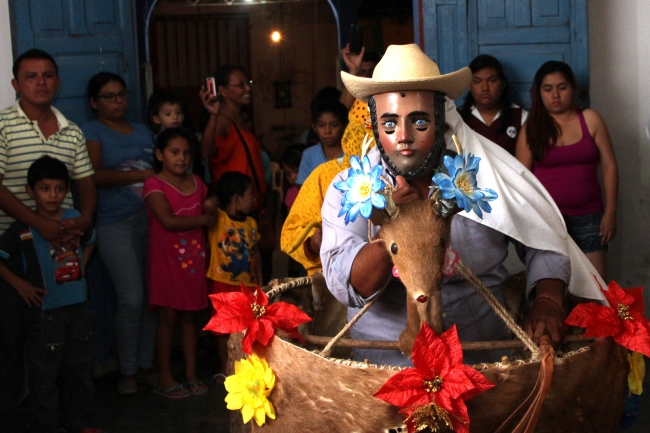Pueblos católicos celebran Jueves de Corpus
