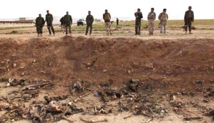 Hallaron en Irak una fosa común con los restos de 300 prisioneros del Estado Islámico