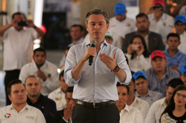 Maestros, pieza central para una educación de calidad, asevera Nuño Mayer