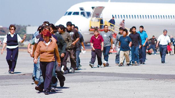 México impulsa programas educativos para repatriados de EUA