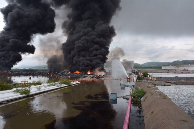 Pemex sofoca incendio en refinería de Salina Cruz