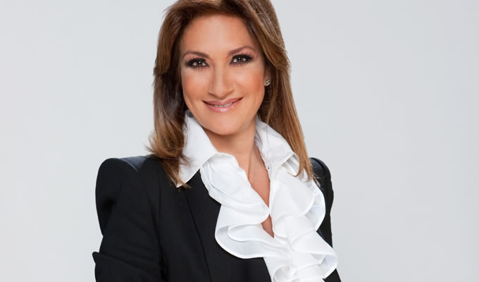 VIDEO: Alburean a Adela Micha durante entrevista en vivo