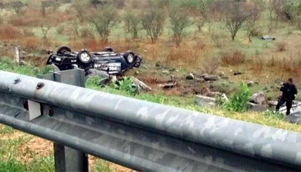 Mueren 7 policías federales en volcadura