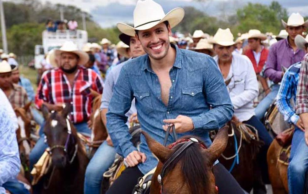 Candidato priista de Veracruz es la sensación en redes