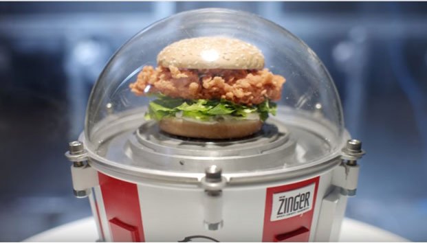 Lanzará KFC la primer hamburguesa al espacio