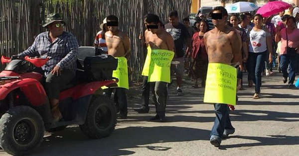 Obligan a ladrones a caminar semidesnudos