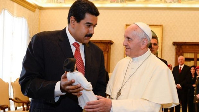 Maduro pide ayuda al Papa para detener violencia