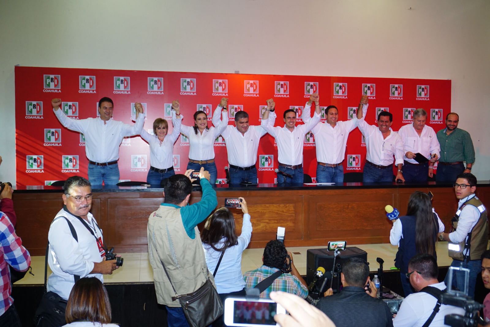 Cuatro casas encuestadoras me dan<br> como gobernador: Riquelme