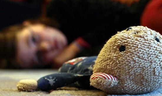 Muere niña de seis años tras ser violada por sus primos