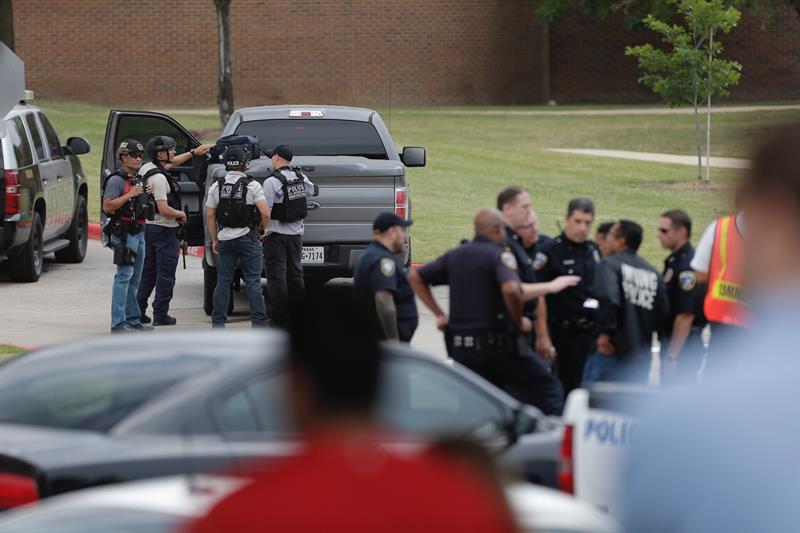 Confirman cinco muertos por tiroteo en Orlando