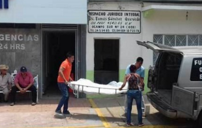 Muere al salvar a sus hijos de ser atropellados