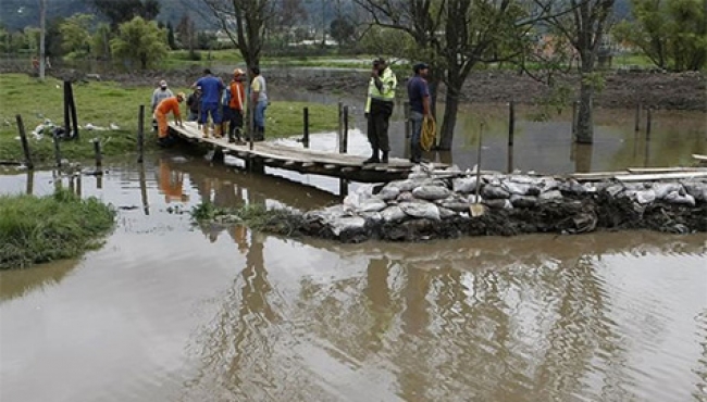 Aumenta a 172 la cifra de muertos por inundaciones en India