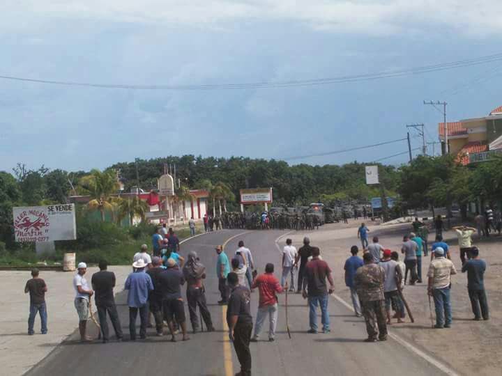 Agreden a militares que iban por presuntos delincuentes en Michoacán