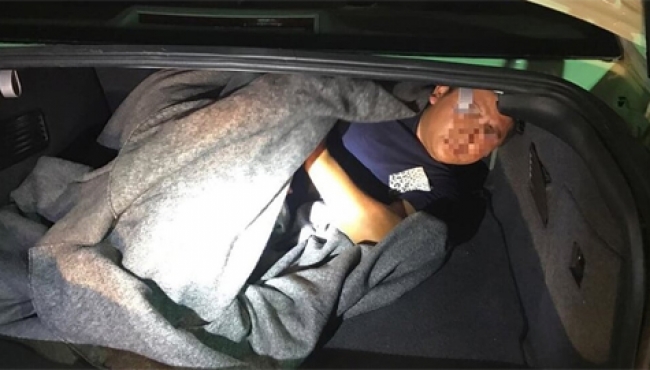 Advierten a migrantes por riesgos de transporte en cajuelas