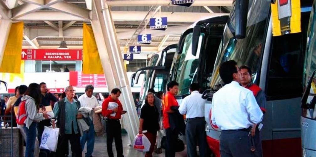 Hoy inician descuentos a estudiantes y maestros en transporte por vacaciones