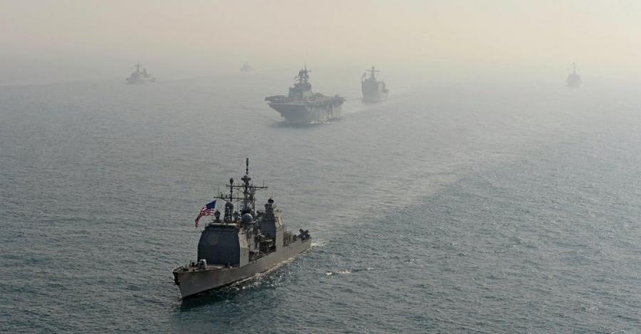 EUA lanza disparos de advertencia contra navío iraní en Golfo Pérsico