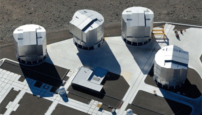 Telescopio muestra imagen luminosa de galaxia activa