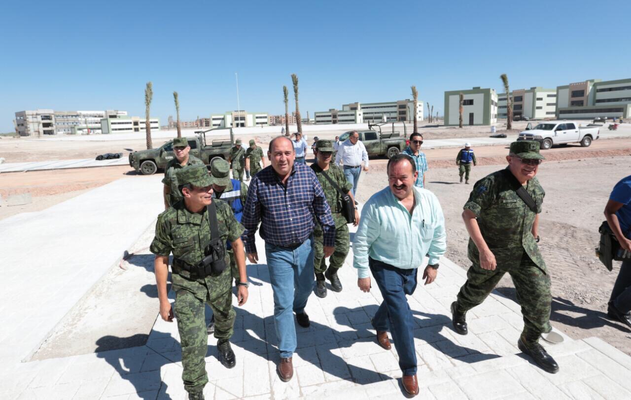 Supervisa Rubén avance en mega cuartel militar