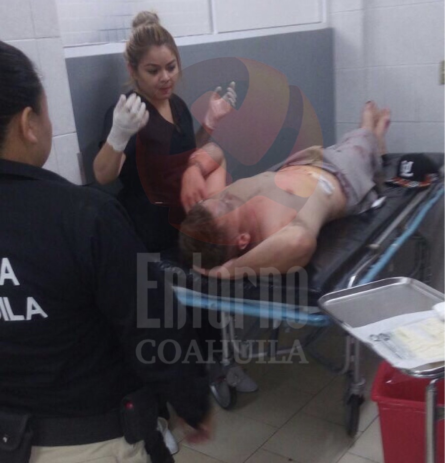 Lo “pican” en la entrada de su casa en Torreón