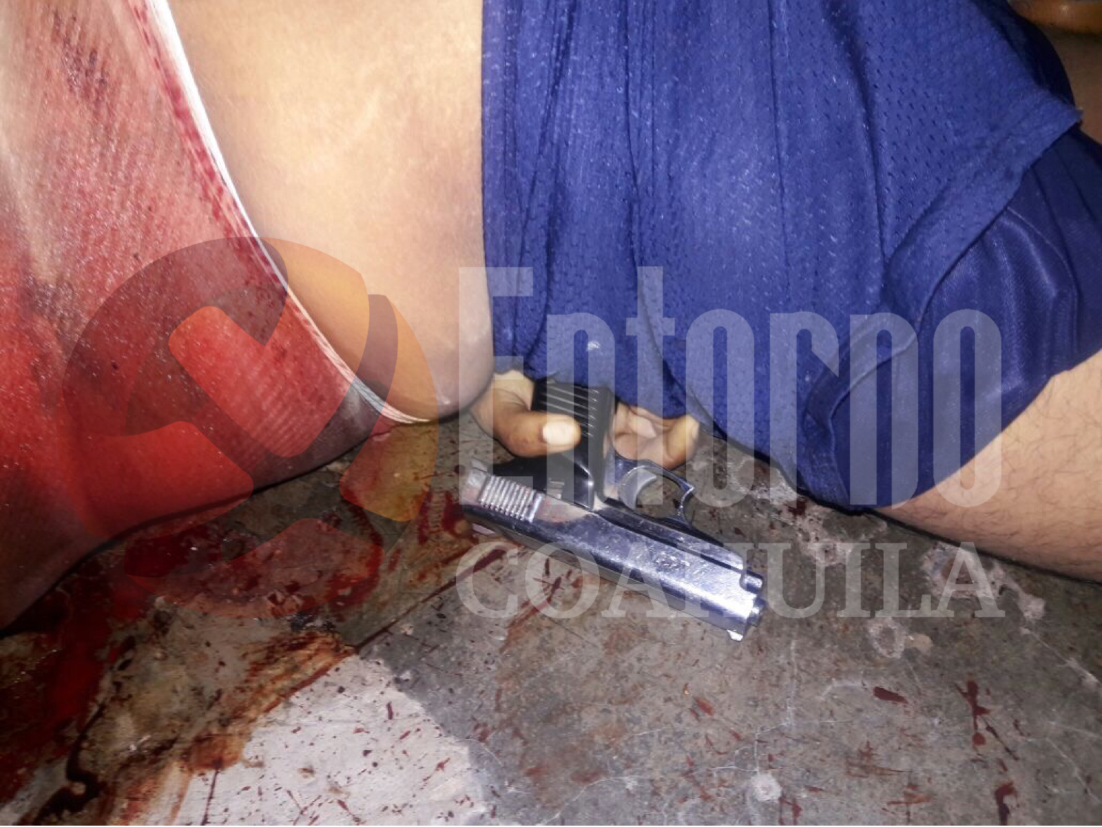 De un balazo, se suicida joven en Torreón