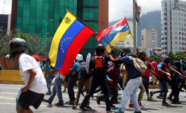 Protestas contra gobierno de Maduro ya dejan 100 muertos
