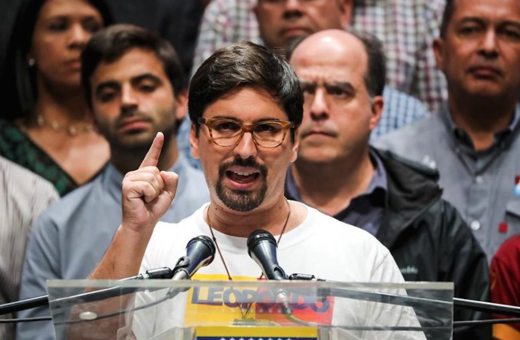 Oposición venezolana llama a paro cívico de 24 horas contra Maduro