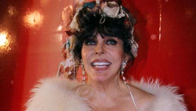 Arranca grabaciones la serie “La casa de las flores”, protagonizada por Verónica Castro