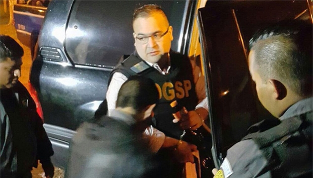 Ingresa Duarte a hangar; espera extradición